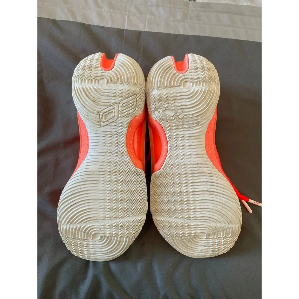 Under Armour excellent can
